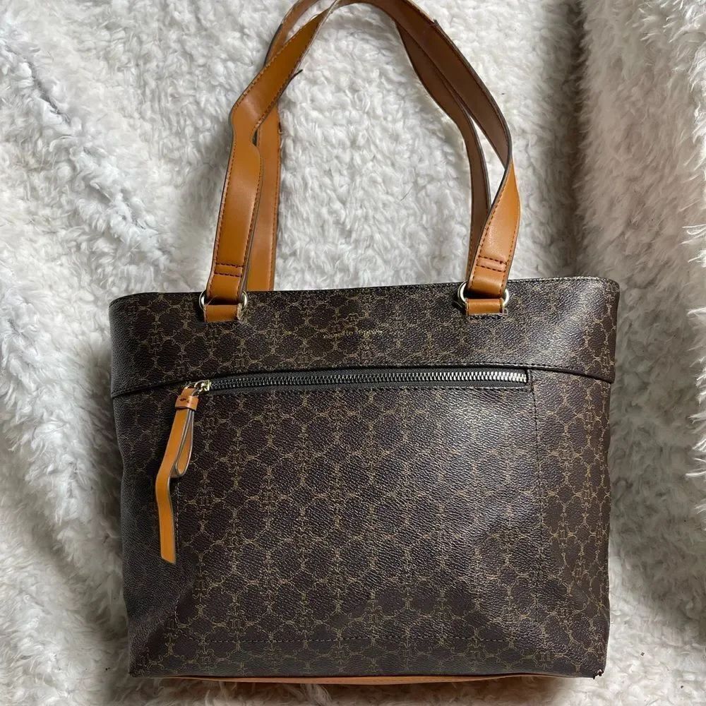 Nanette Lepore synthetic Brown and tan logo shoulder bag gold tone hardwares.